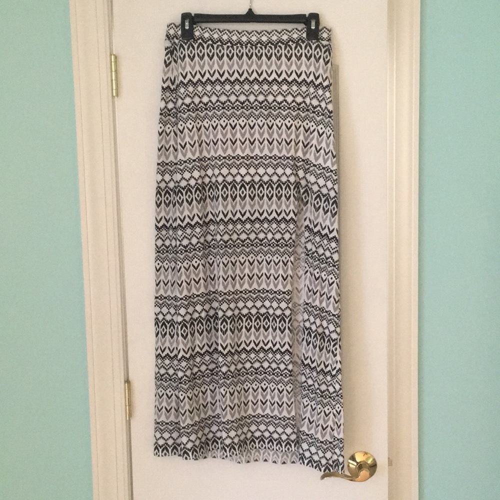 Black & White American Eagle Maxi Skirt